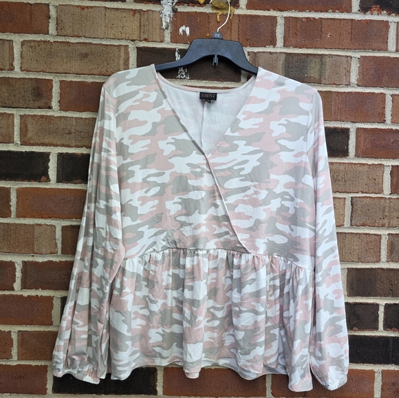 Mod Lusive Tops - MOD Lusive camo wrap top